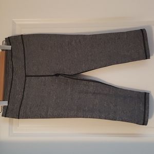 VSX (Victoria's Secret Sport) Knockout Crop Pant in Marled Gray